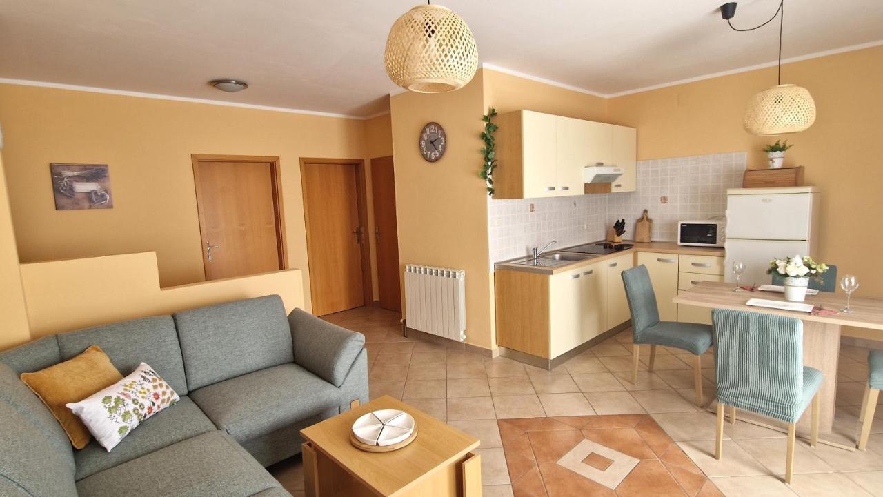 Apartments Ana & Ivan Крк Экстерьер фото